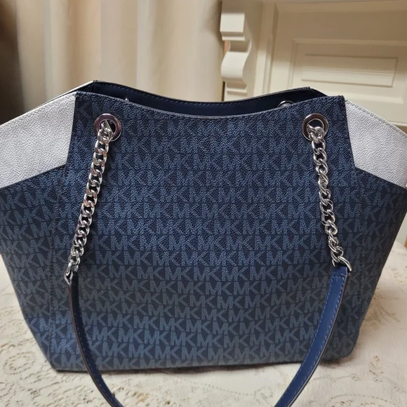 Michael Kors Jet Set Travel Large Navy White Purse NWOT - Picture 4 of 10